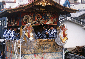 山鉾巡行