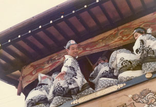 粽投げ(昭和51年(1976)、写真提供:木村正之氏)
